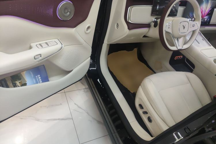 Used VOYAH COURAGE 2025 Model Four-Wheel-Drive Qiankun Edition Interior 3