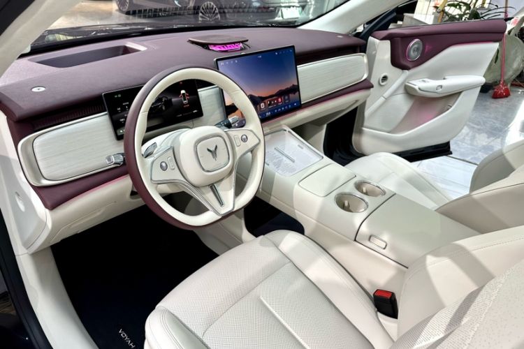 Used VOYAH COURAGE 2025 Model Four-Wheel-Drive Qiankun Edition Interior 3