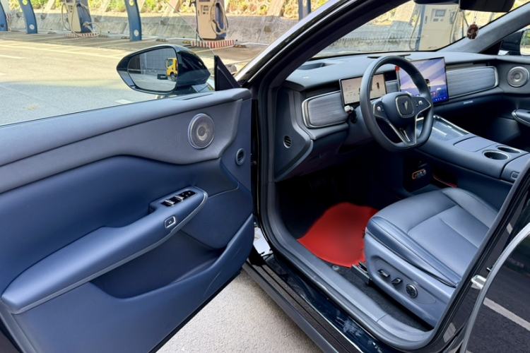 Used VOYAH COURAGE 2025 Model Four-Wheel-Drive Qiankun Edition Interior 6