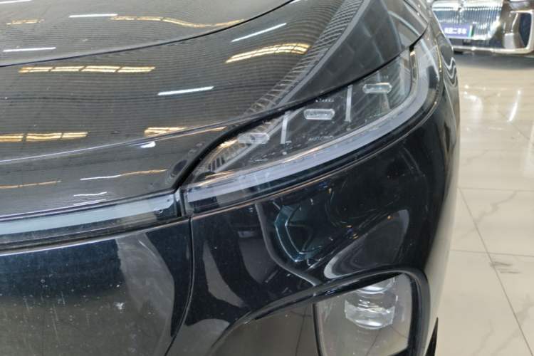 Used VOYAH COURAGE 2025 Model Four-Wheel-Drive Qiankun Edition Left Front Headlight
