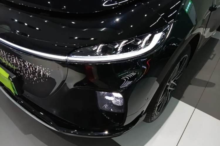 Used VOYAH COURAGE 2025 Model Four-Wheel-Drive Qiankun Edition Left Front Headlight
