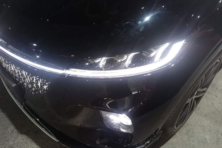 Used VOYAH COURAGE 2025 Model Rear-Drive Qiankun Edition Left Front Headlight