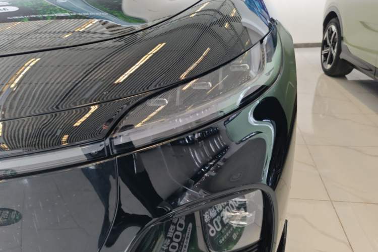 Used VOYAH COURAGE 2025 Model Four-Wheel-Drive Qiankun Edition Left Front Headlight