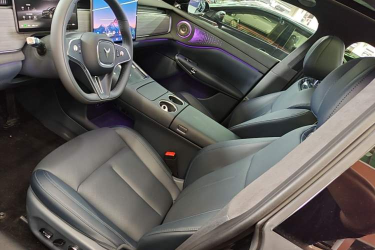 Used VOYAH COURAGE 2025 Model Four-Wheel-Drive Qiankun Edition Left Front Seat