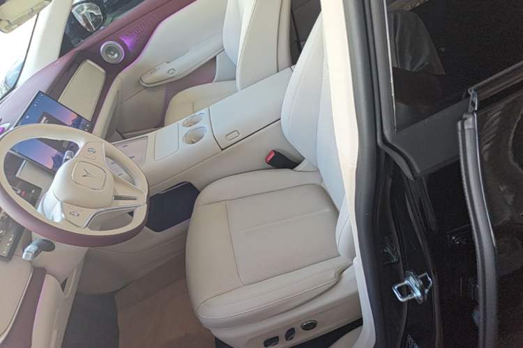 Used VOYAH COURAGE 2025 Model Four-Wheel-Drive Qiankun Edition Left Front Seat