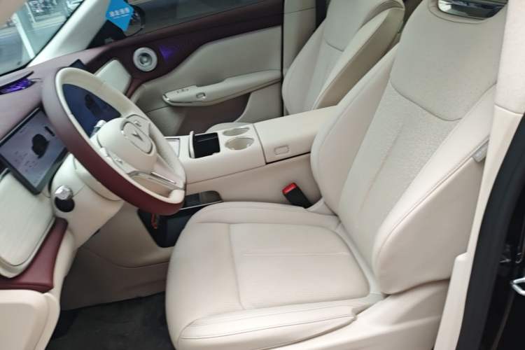 Used VOYAH COURAGE 2025 Model Rear-Drive Qiankun Edition Left Front Seat