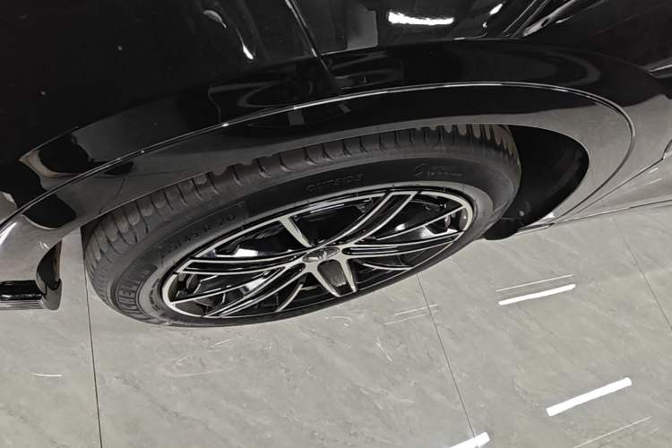 Used VOYAH COURAGE 2025 Model Four-Wheel-Drive Qiankun Edition Left Front Wheel Hub