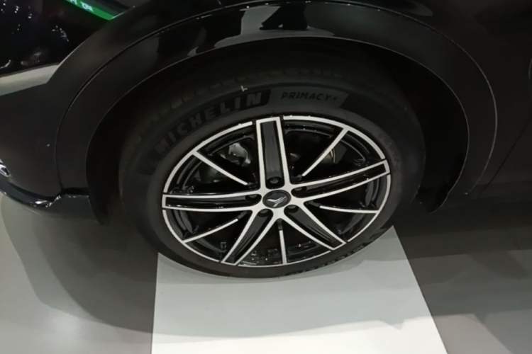 Used VOYAH COURAGE 2025 Model Four-Wheel-Drive Qiankun Edition Left Front Wheel Hub