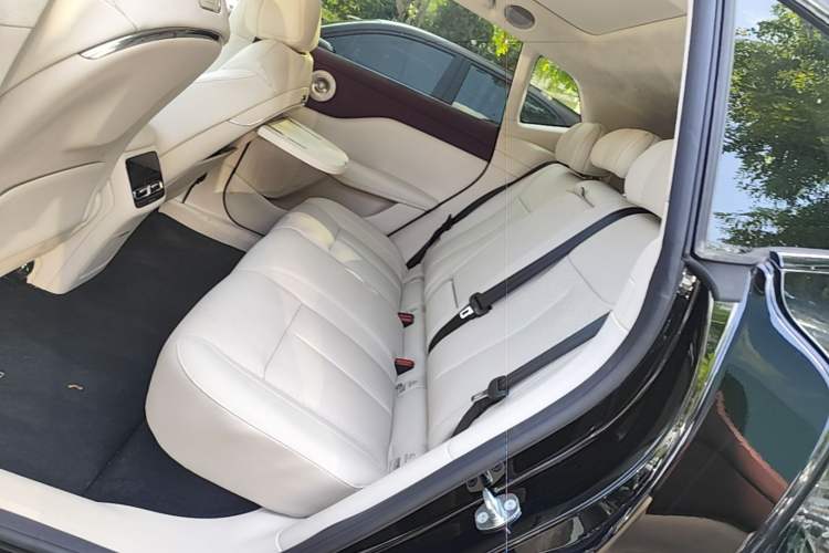 Used VOYAH COURAGE 2025 Model Four-Wheel-Drive Qiankun Edition Left Rear Seat
