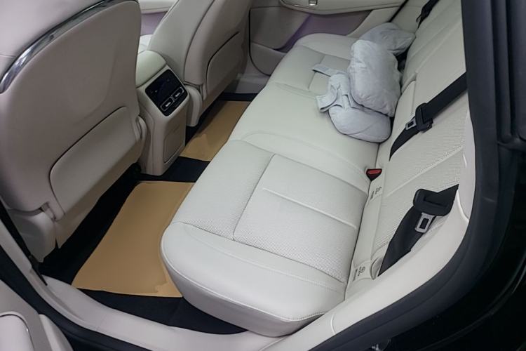 Used VOYAH COURAGE 2025 Model Four-Wheel-Drive Qiankun Edition Left Rear Seat