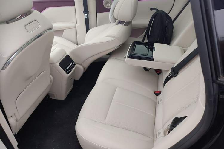 Used VOYAH COURAGE 2025 Model Four-Wheel-Drive Qiankun Edition Left Rear Seat
