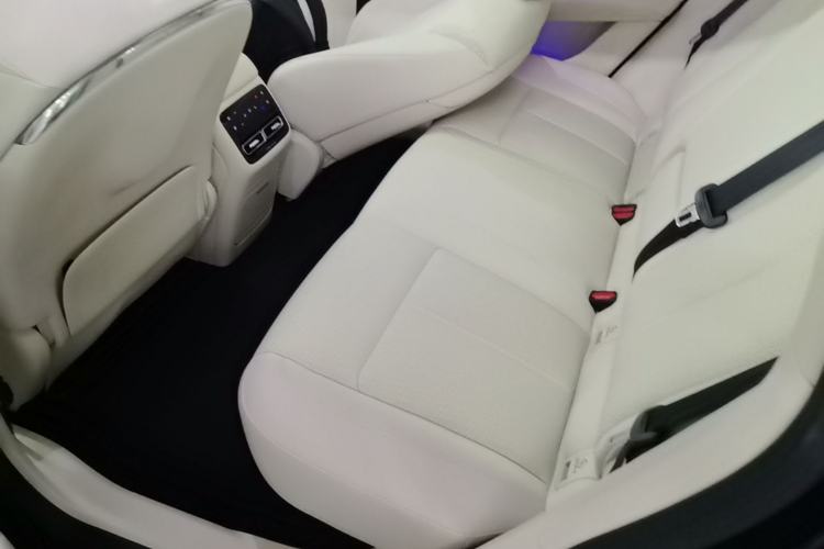 Used VOYAH COURAGE 2025 Model Four-Wheel-Drive Qiankun Edition Left Rear Seat