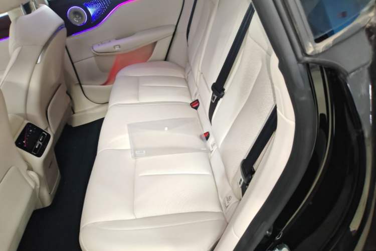 Used VOYAH COURAGE 2025 Model Four-Wheel-Drive Qiankun Edition Left Rear Seat