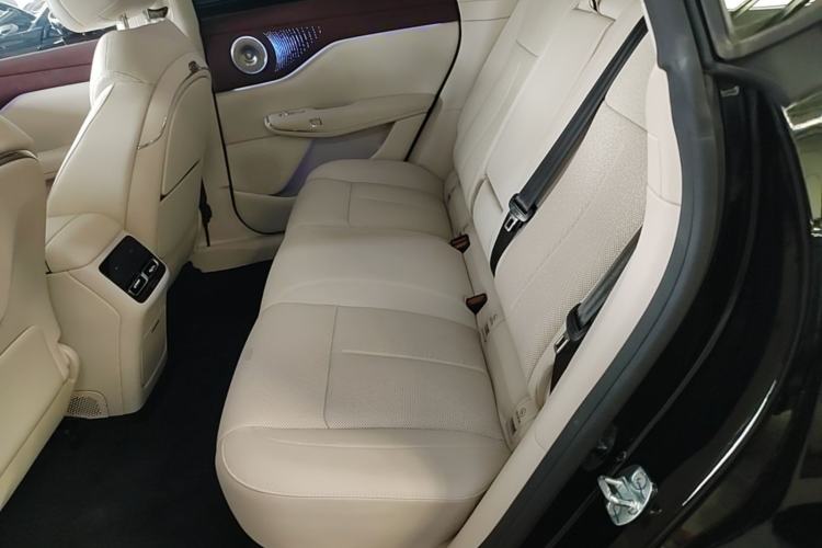 Used VOYAH COURAGE 2025 Model Four-Wheel-Drive Qiankun Edition Left Rear Seat