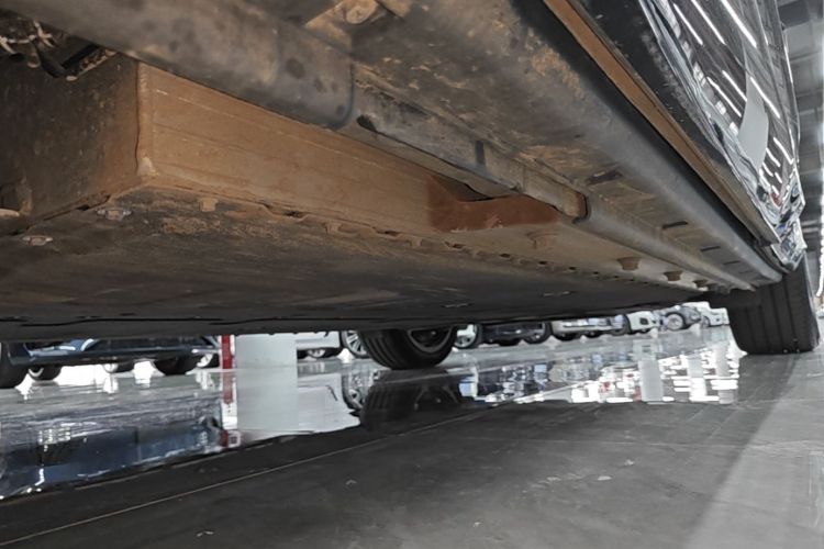 Used VOYAH COURAGE 2025 Model Four-Wheel-Drive Qiankun Edition Left Side Sill