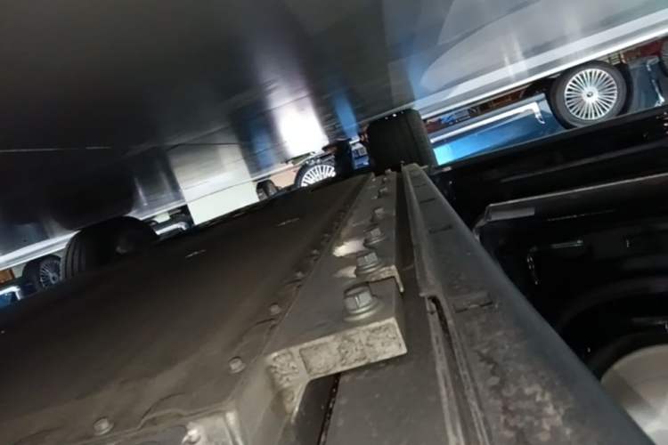Used VOYAH COURAGE 2025 Model Four-Wheel-Drive Qiankun Edition Left Side Sill