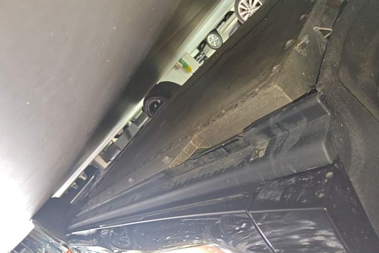 Used VOYAH COURAGE 2025 Model Four-Wheel-Drive Qiankun Edition Left Side Sill