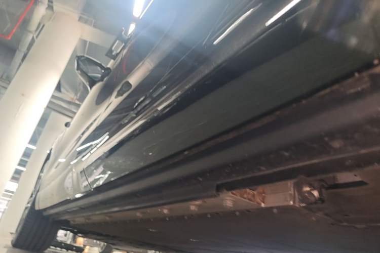 Used VOYAH COURAGE 2025 Model Four-Wheel-Drive Qiankun Edition Left Side Sill