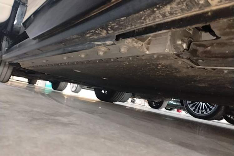 Used VOYAH COURAGE 2025 Model Four-Wheel-Drive Qiankun Edition Left Side Sill