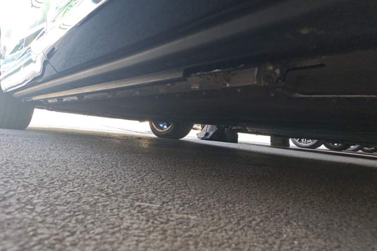 Used VOYAH COURAGE 2025 Model Four-Wheel-Drive Qiankun Edition Left Side Sill
