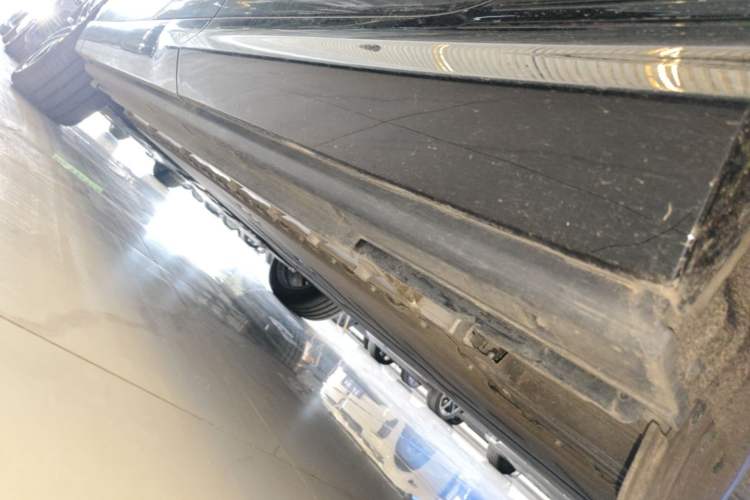 Used VOYAH COURAGE 2025 Model Four-Wheel-Drive Qiankun Edition Left Side Sill