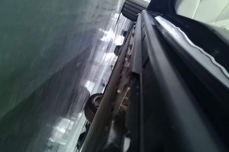 Used VOYAH COURAGE 2025 Model Four-Wheel-Drive Qiankun Edition Left Side Sill