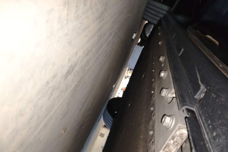 Used VOYAH COURAGE 2025 Model Four-Wheel-Drive Qiankun Edition Left Side Sill