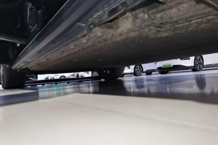 Used VOYAH COURAGE 2025 Model Four-Wheel-Drive Qiankun Edition Left Side Sill