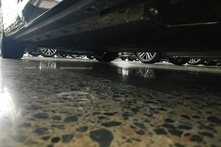 Used VOYAH COURAGE 2025 Model Four-Wheel-Drive Qiankun Edition Left Side Sill