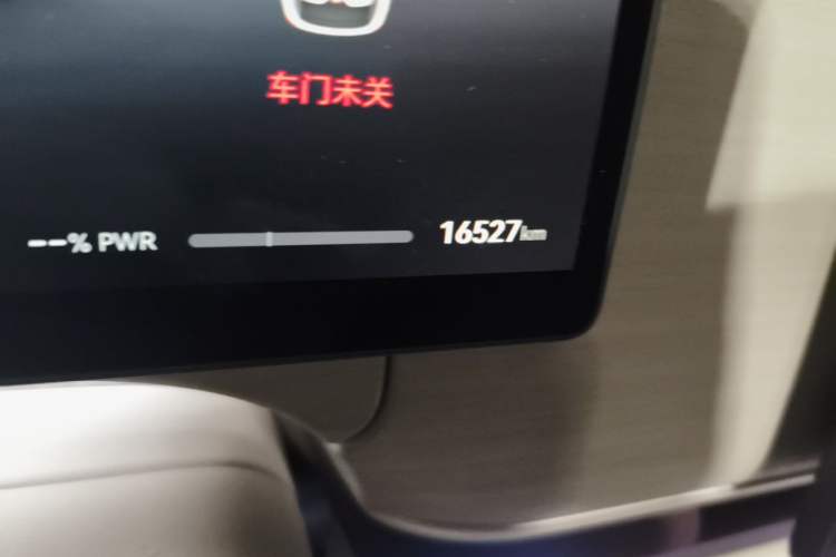 Used VOYAH COURAGE 2025 Model Four-Wheel-Drive Qiankun Edition Odometer Close Up