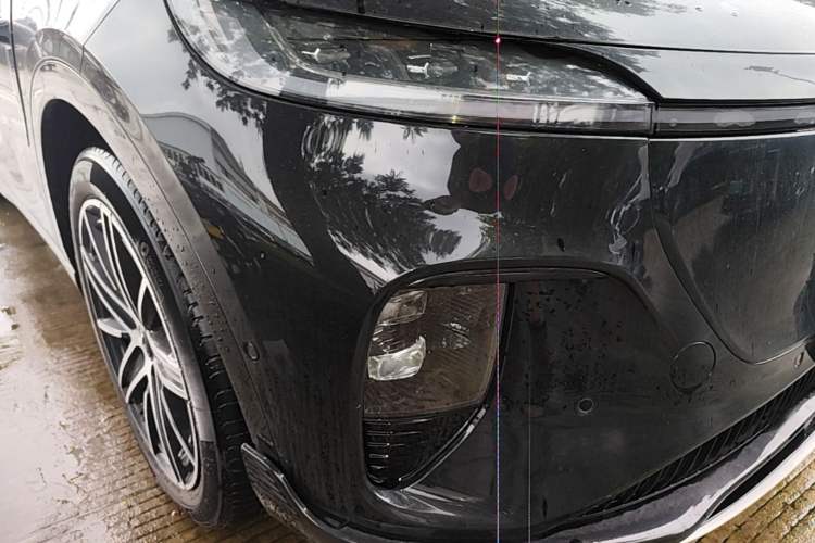 Used VOYAH COURAGE 2025 Model Four-Wheel-Drive Qiankun Edition Right Front Headlight