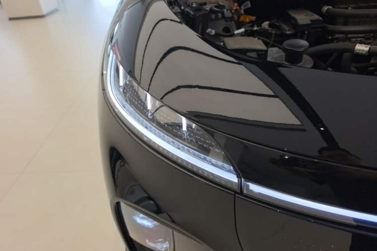 Used VOYAH COURAGE 2025 Model Four-Wheel-Drive Qiankun Edition Right Front Headlight