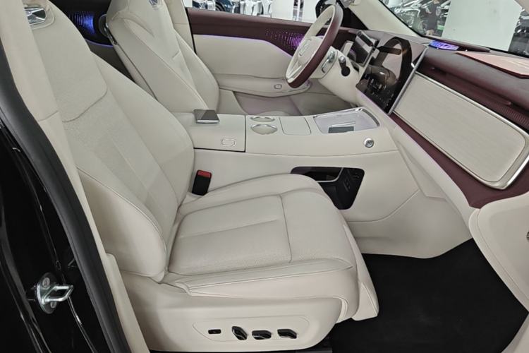 Used VOYAH COURAGE 2025 Model Four-Wheel-Drive Qiankun Edition Right Front Seat