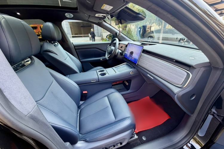 Used VOYAH COURAGE 2025 Model Four-Wheel-Drive Qiankun Edition Right Front Seat