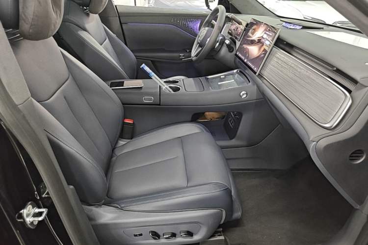 Used VOYAH COURAGE 2025 Model Four-Wheel-Drive Qiankun Edition Right Front Seat