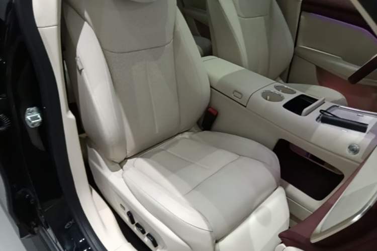Used VOYAH COURAGE 2025 Model Four-Wheel-Drive Qiankun Edition Right Front Seat