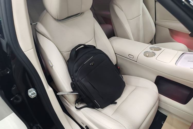Used VOYAH COURAGE 2025 Model Four-Wheel-Drive Qiankun Edition Right Front Seat