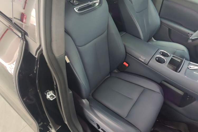 Used VOYAH COURAGE 2025 Model Four-Wheel-Drive Qiankun Edition Right Front Seat