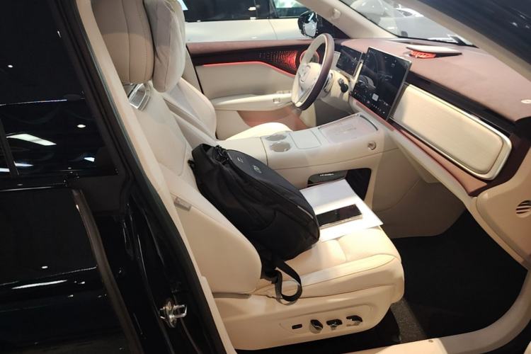 Used VOYAH COURAGE 2025 Model Four-Wheel-Drive Qiankun Edition Right Front Seat