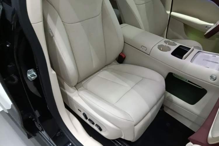 Used VOYAH COURAGE 2025 Model Four-Wheel-Drive Qiankun Edition Right Front Seat