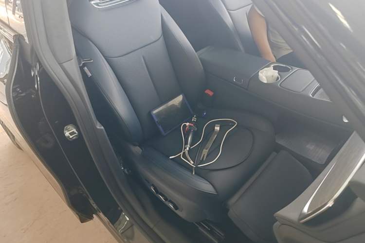 Used VOYAH COURAGE 2025 Model Four-Wheel-Drive Qiankun Edition Right Front Seat