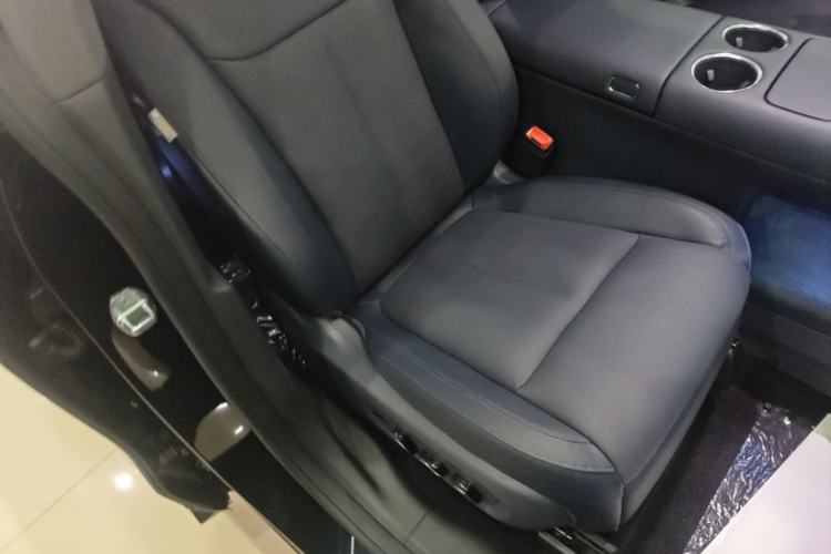 Used VOYAH COURAGE 2025 Model Four-Wheel-Drive Qiankun Edition Right Front Seat