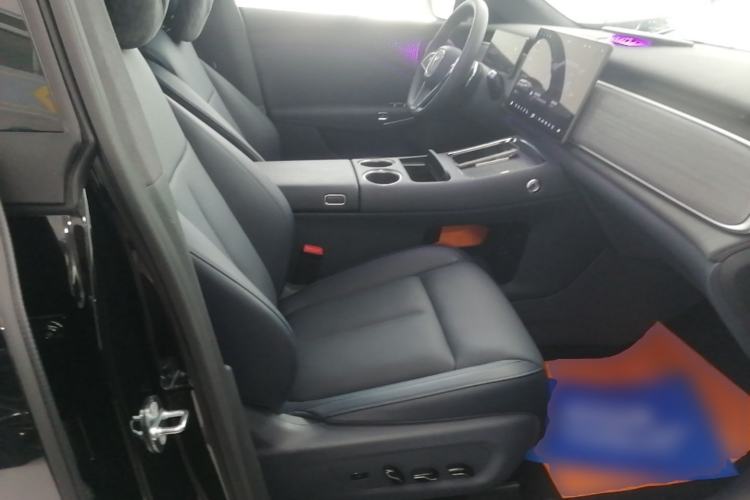 Used VOYAH COURAGE 2025 Model Four-Wheel-Drive Qiankun Edition Right Front Seat