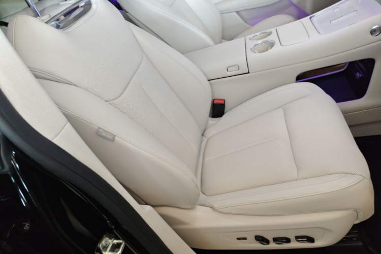 Used VOYAH COURAGE 2025 Model Four-Wheel-Drive Qiankun Edition Right Front Seat