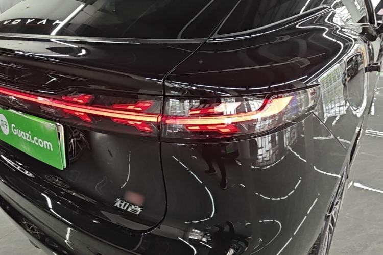 Used VOYAH COURAGE 2025 Model Four-Wheel-Drive Qiankun Edition Right Rear Taillight