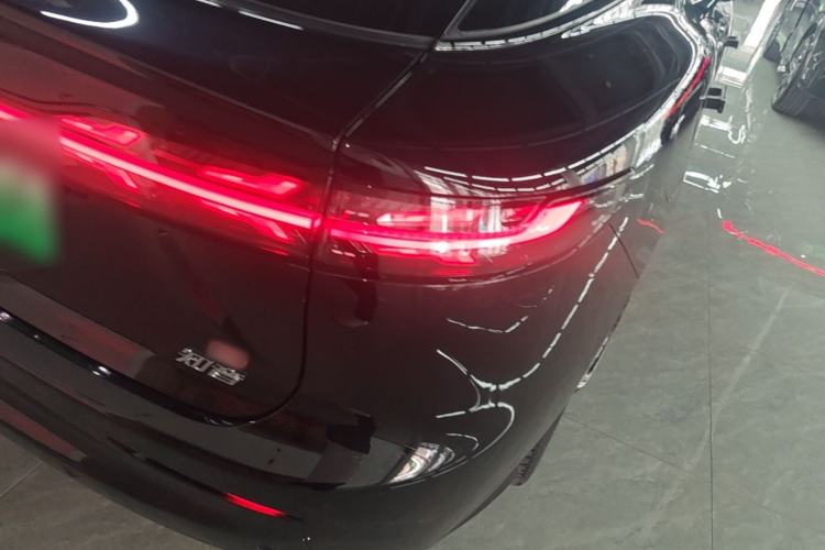 Used VOYAH COURAGE 2025 Model Four-Wheel-Drive Qiankun Edition Right Rear Taillight