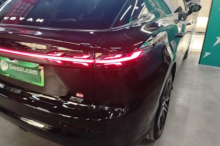 Used VOYAH COURAGE 2025 Model Four-Wheel-Drive Qiankun Edition Right Rear Taillight