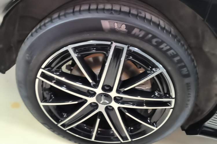 Used VOYAH COURAGE 2025 Model Four-Wheel-Drive Qiankun Edition Right Rear Wheel Hub