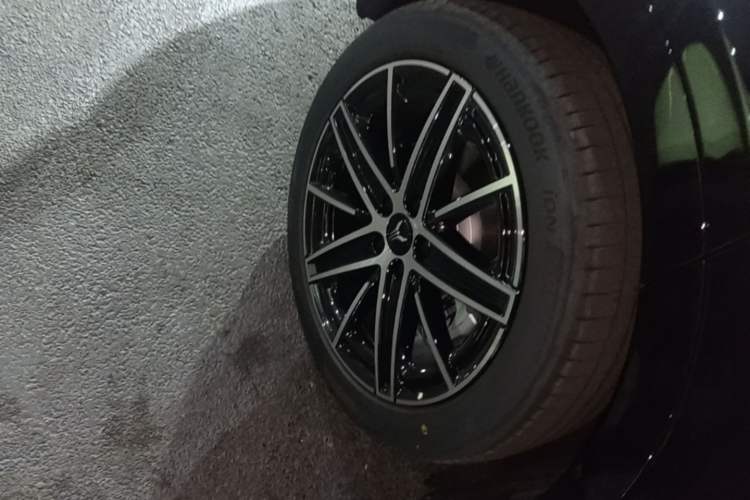 Used VOYAH COURAGE 2025 Model Rear-Drive Qiankun Edition Right Rear Wheel Hub