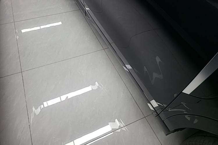 Used VOYAH COURAGE 2025 Model Four-Wheel-Drive Qiankun Edition Right Side Sill